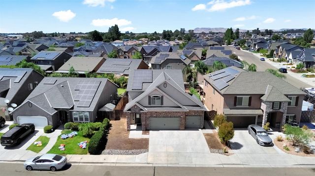 3885 Alamos Avenue, Clovis, CA 93619