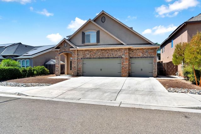 3885 Alamos Avenue, Clovis, CA 93619