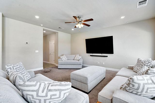 3885 Alamos Avenue, Clovis, CA 93619