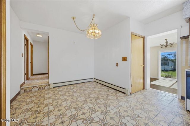 2734 Clyde Avenue, Rotterdam, NY 12306