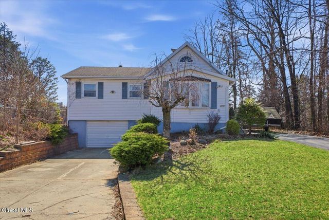 2734 Clyde Avenue, Rotterdam, NY 12306