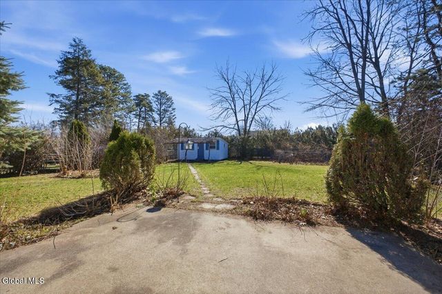 2734 Clyde Avenue, Rotterdam, NY 12306