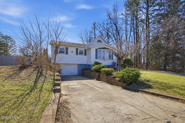 2734 Clyde Avenue, Rotterdam, NY 12306