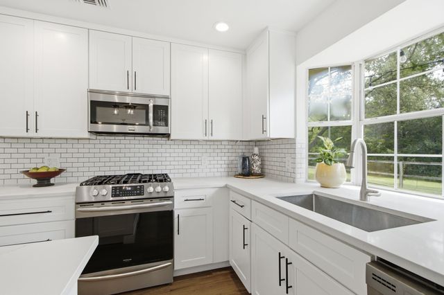 2520 Rosedale Street, Highland Village, TX 75077
