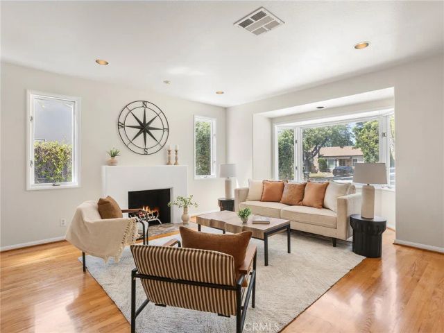 324 N Brighton Street, Burbank, CA 91506