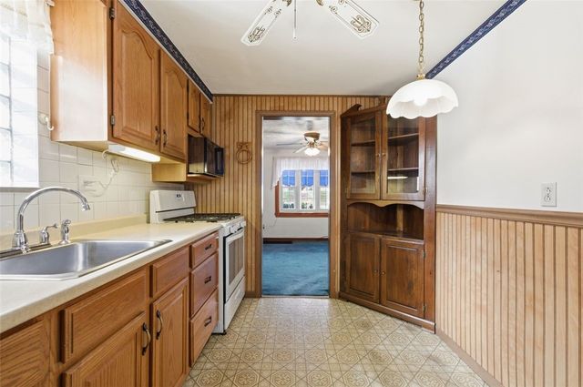 819 8th St, Verona, PA 15147