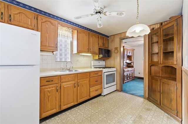 819 8th St, Verona, PA 15147