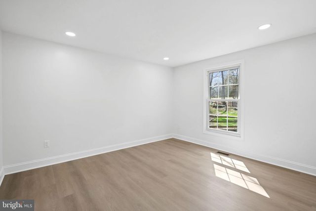 4178 WATERWAY DR, Dumfries, VA 22025