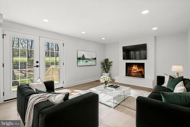 4178 WATERWAY DR, Dumfries, VA 22025