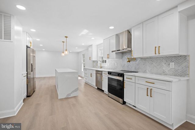 4178 WATERWAY DR, Dumfries, VA 22025