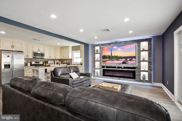 9 BRADFORD LN, Willingboro, NJ 08046