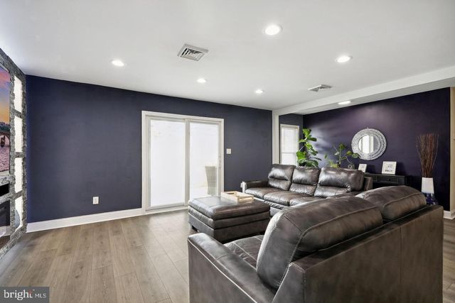 9 BRADFORD LN, Willingboro, NJ 08046
