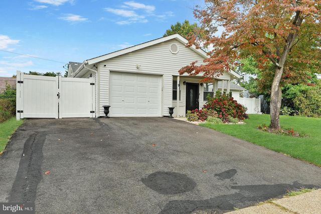 9 BRADFORD LN, Willingboro, NJ 08046