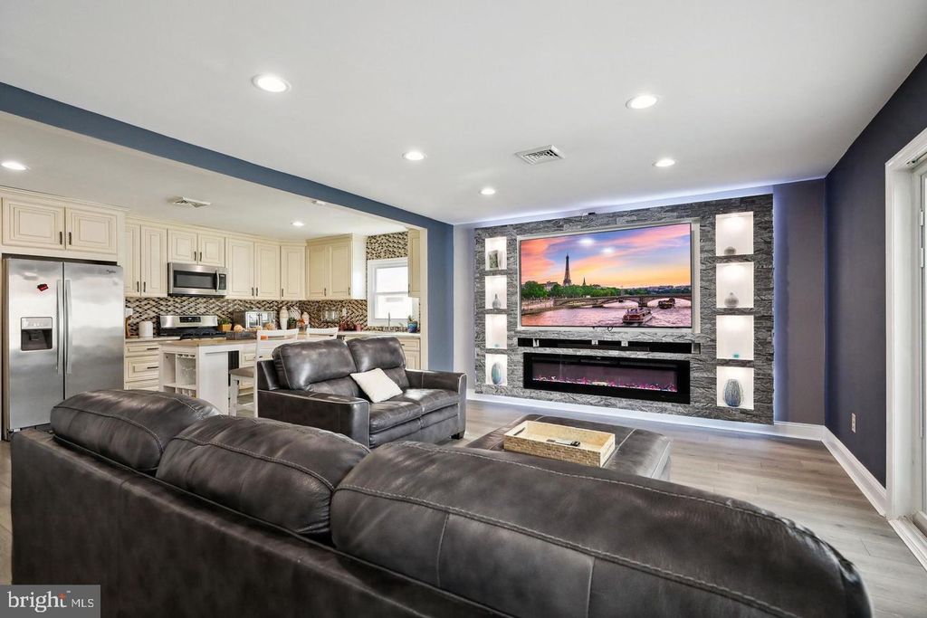 9 BRADFORD LN, Willingboro, NJ 08046 — photo 2