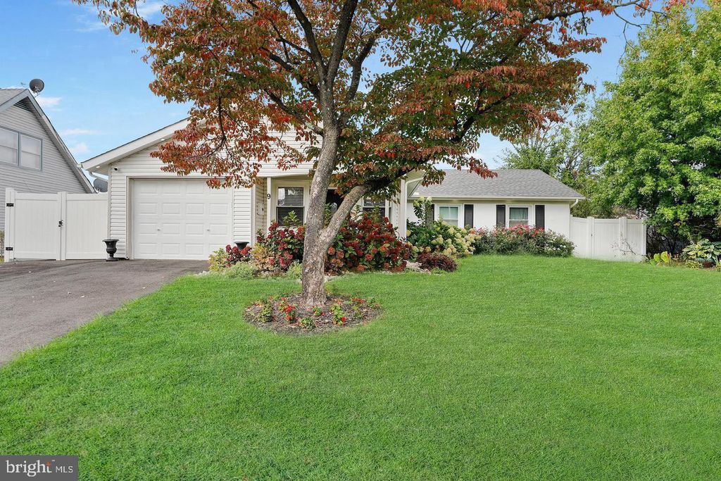 9 BRADFORD LN, Willingboro, NJ 08046 — photo 4