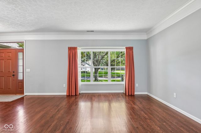 8535 McNutt Circle, Indianapolis, IN 46256