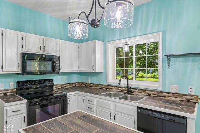 8535 McNutt Circle, Indianapolis, IN 46256