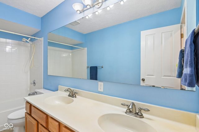 8535 McNutt Circle, Indianapolis, IN 46256