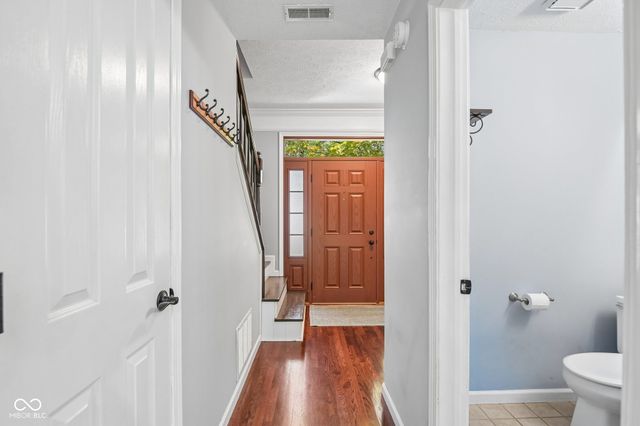 8535 McNutt Circle, Indianapolis, IN 46256