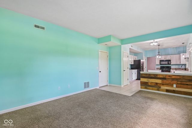8535 McNutt Circle, Indianapolis, IN 46256