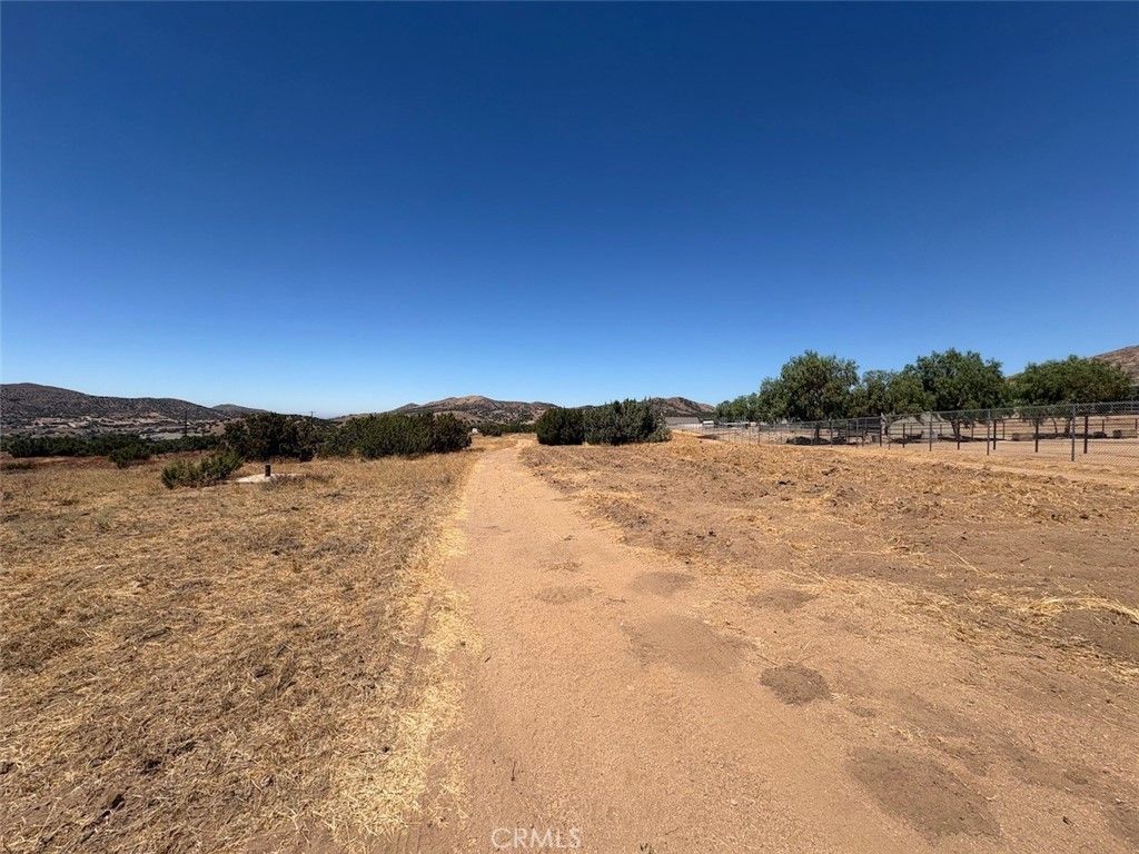 Image 10 of property listing at 22 Shannondale Rd., Acton, CA 93510