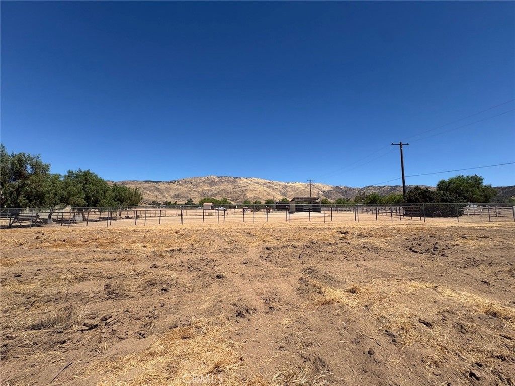 Image 14 of property listing at 22 Shannondale Rd., Acton, CA 93510