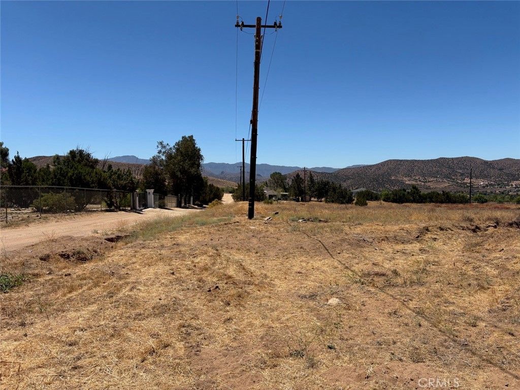 Image 16 of property listing at 22 Shannondale Rd., Acton, CA 93510