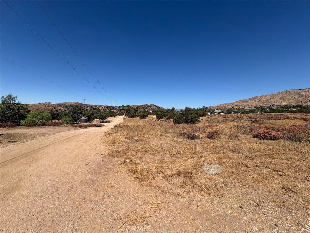 Image 6 of property listing at 22 Shannondale Rd., Acton, CA 93510