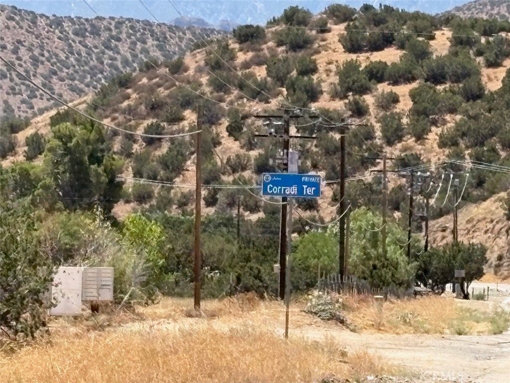 Image 9 of property listing at 22 Shannondale Rd., Acton, CA 93510