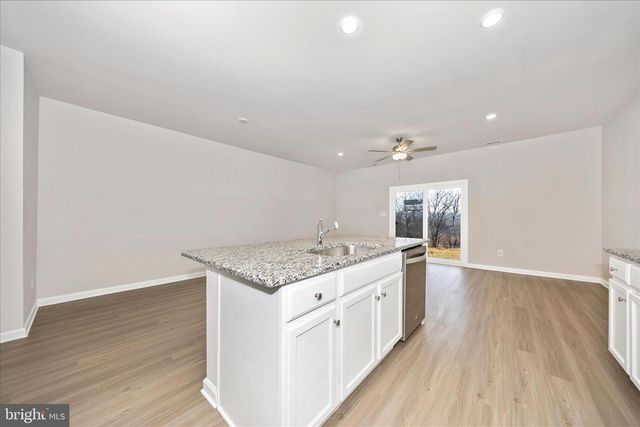 45 BLOOMSBURY ST, Falling Waters, WV 25419