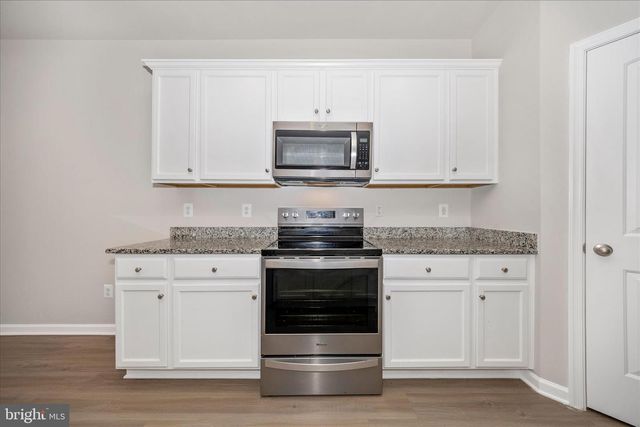 45 BLOOMSBURY ST, Falling Waters, WV 25419