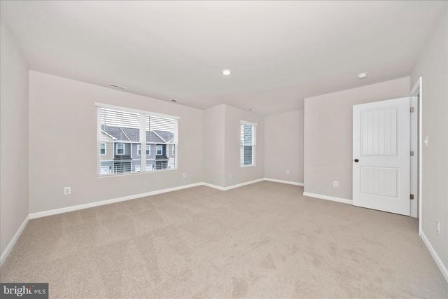 45 BLOOMSBURY ST, Falling Waters, WV 25419