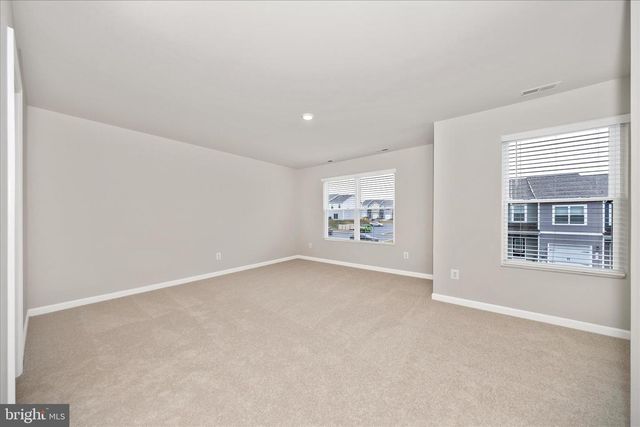 45 BLOOMSBURY ST, Falling Waters, WV 25419