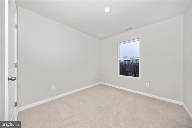 45 BLOOMSBURY ST, Falling Waters, WV 25419