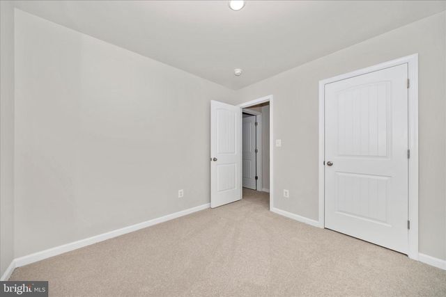 45 BLOOMSBURY ST, Falling Waters, WV 25419