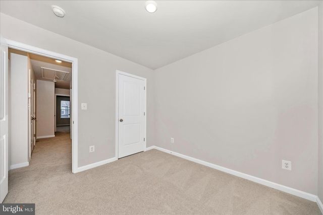 45 BLOOMSBURY ST, Falling Waters, WV 25419