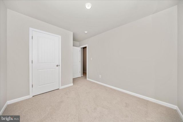 45 BLOOMSBURY ST, Falling Waters, WV 25419