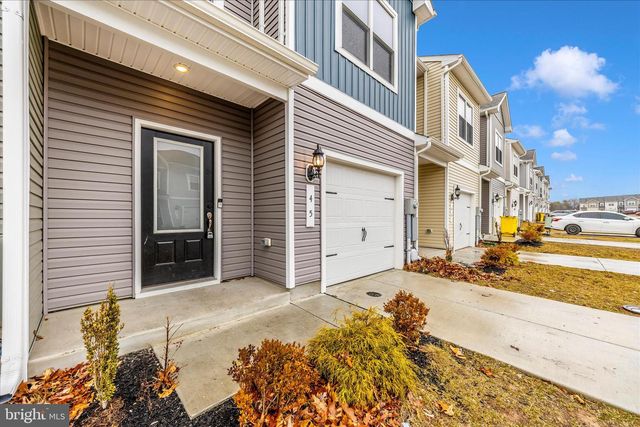 45 BLOOMSBURY ST, Falling Waters, WV 25419