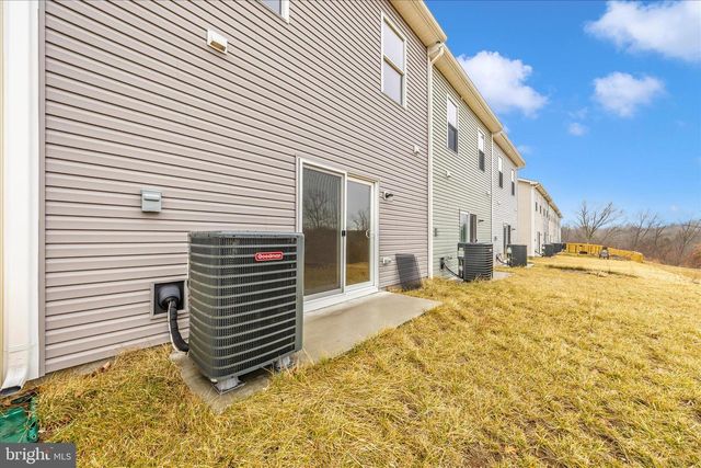 45 BLOOMSBURY ST, Falling Waters, WV 25419