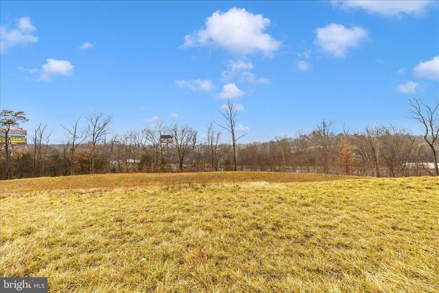 45 BLOOMSBURY ST, Falling Waters, WV 25419