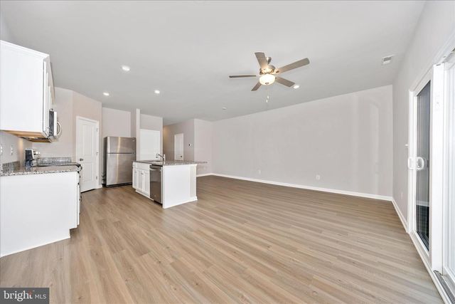 45 BLOOMSBURY ST, Falling Waters, WV 25419