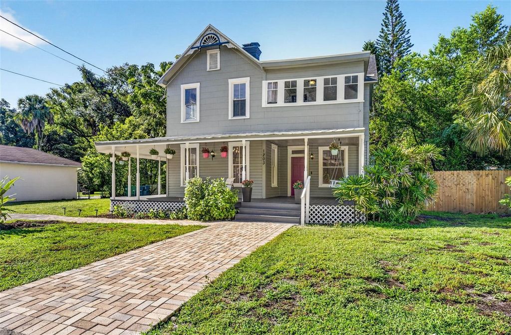 Image 1 of property listing at 1203 E CHELSEA STREET, Tampa, FL 33603