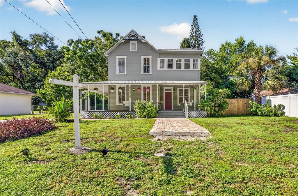 Image 2 of property listing at 1203 E CHELSEA STREET, Tampa, FL 33603
