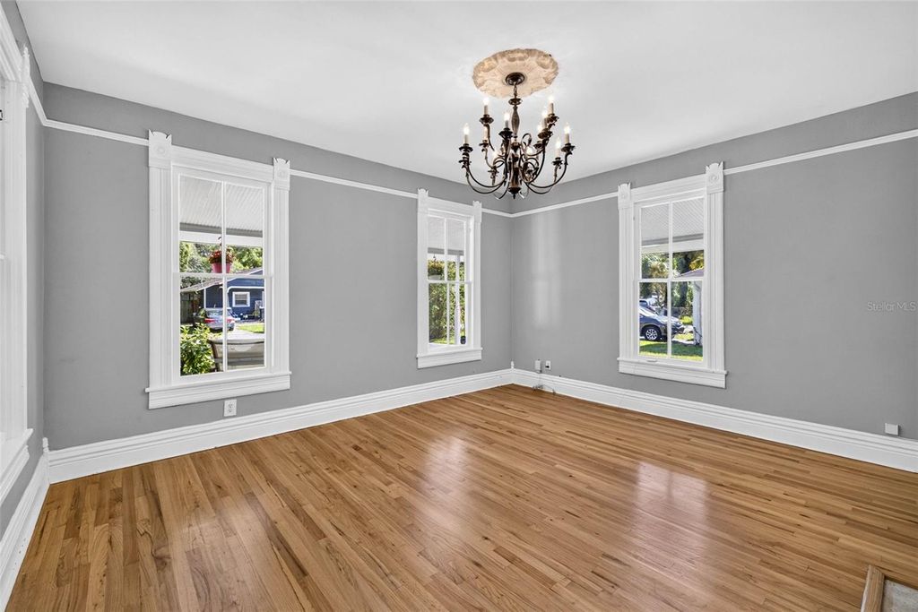 Image 12 of property listing at 1203 E CHELSEA STREET, Tampa, FL 33603