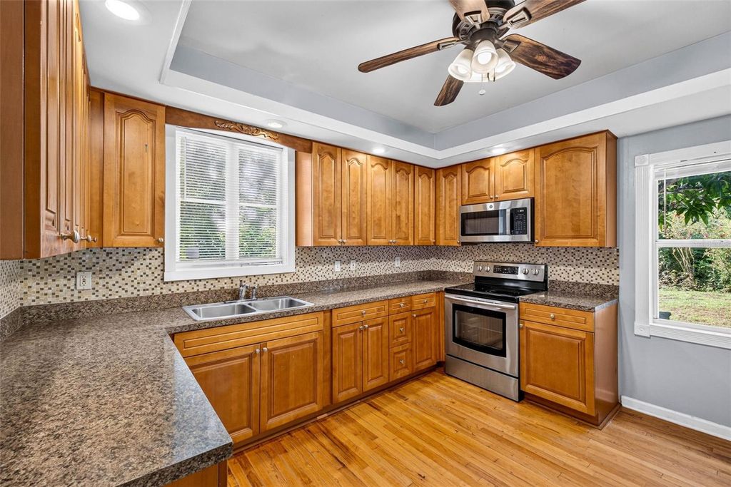 Image 23 of property listing at 1203 E CHELSEA STREET, Tampa, FL 33603