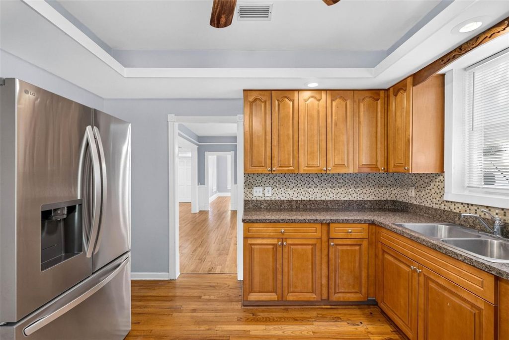 Image 26 of property listing at 1203 E CHELSEA STREET, Tampa, FL 33603
