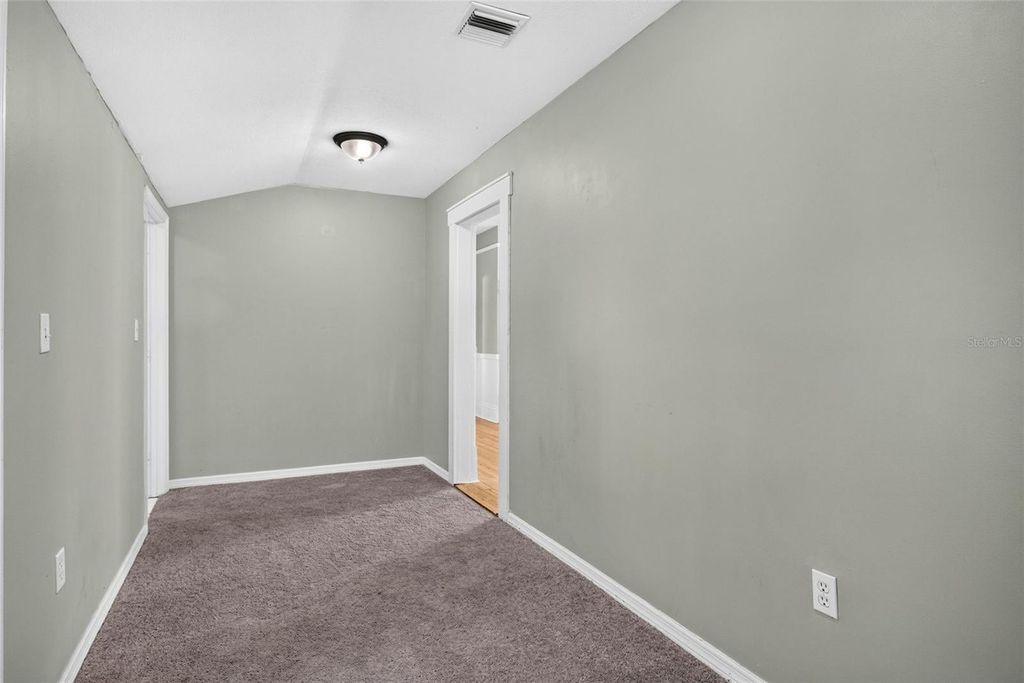 Image 29 of property listing at 1203 E CHELSEA STREET, Tampa, FL 33603
