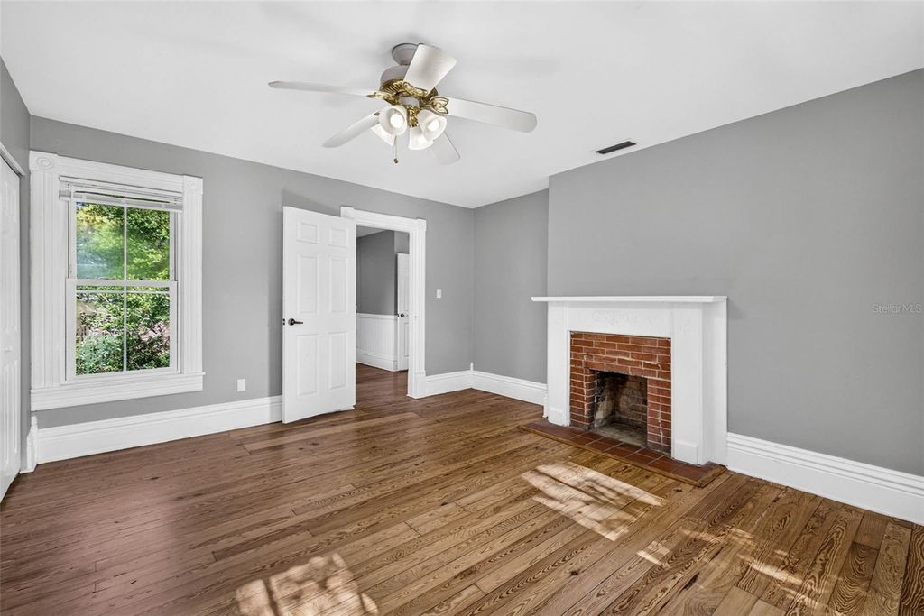 Image 43 of property listing at 1203 E CHELSEA STREET, Tampa, FL 33603