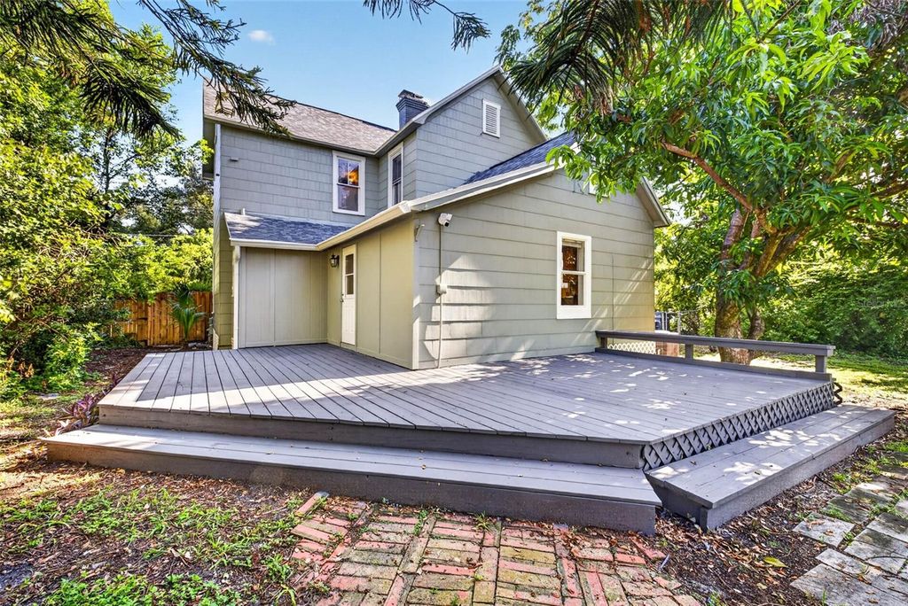 Image 48 of property listing at 1203 E CHELSEA STREET, Tampa, FL 33603