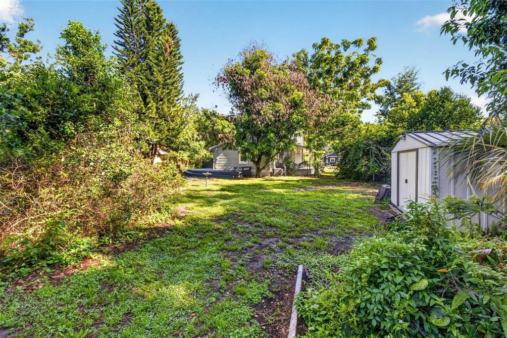Image 52 of property listing at 1203 E CHELSEA STREET, Tampa, FL 33603